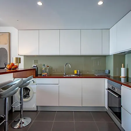 Front Studio Apartment *